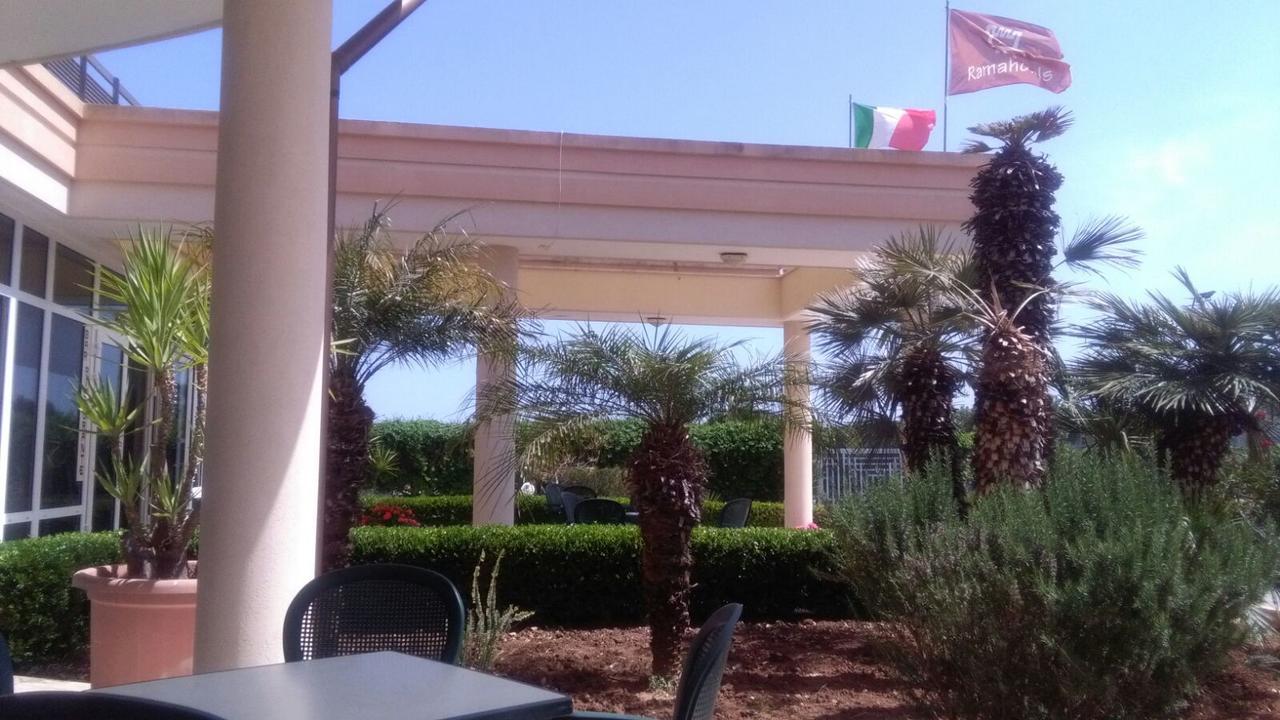 Hotel Minerva Brindisi Luaran gambar