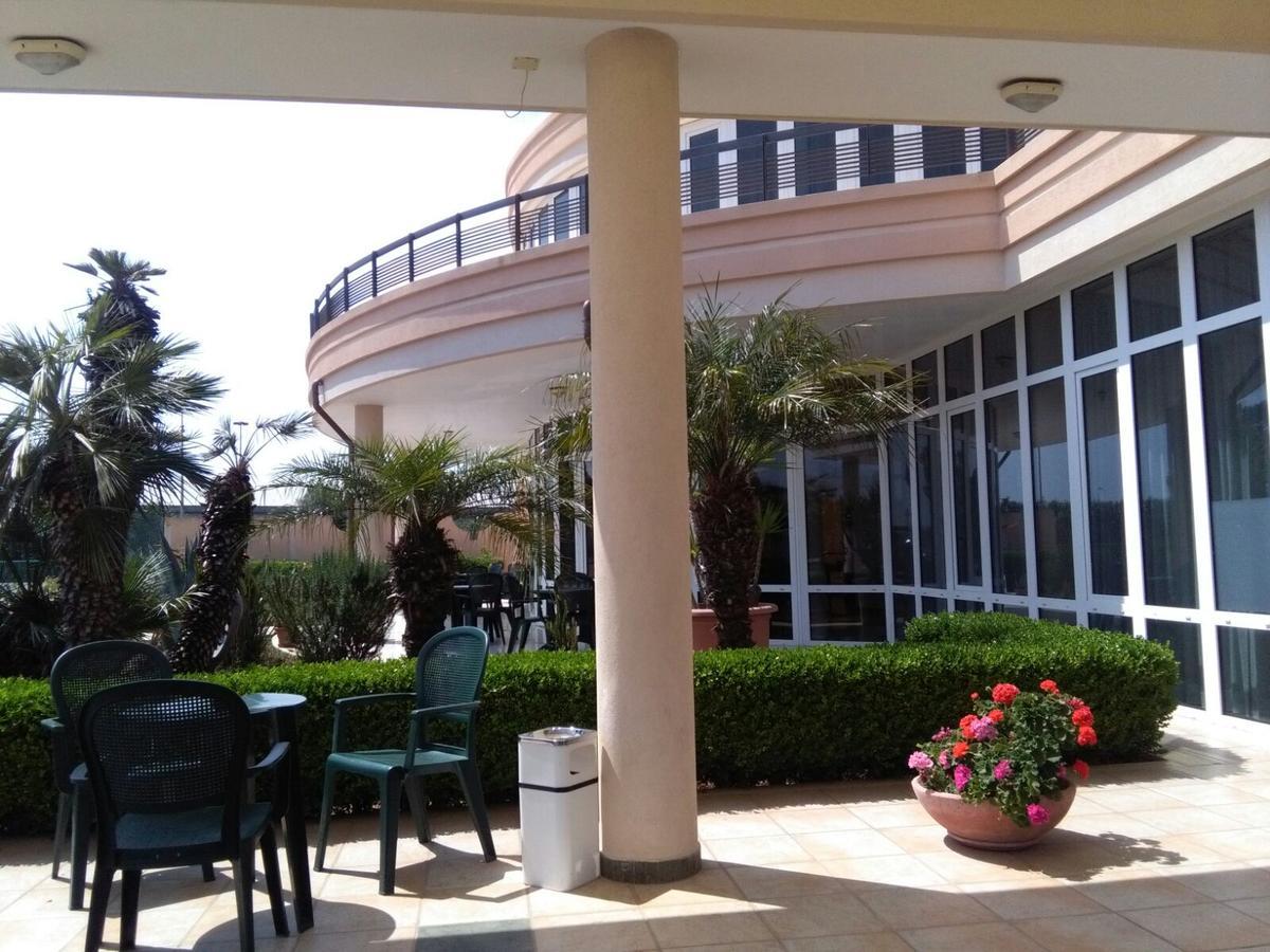 Hotel Minerva Brindisi Luaran gambar