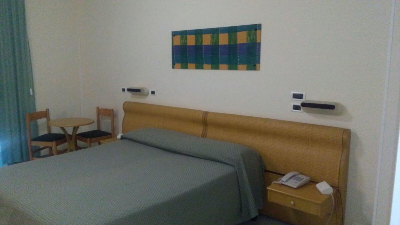 Hotel Minerva Brindisi Luaran gambar