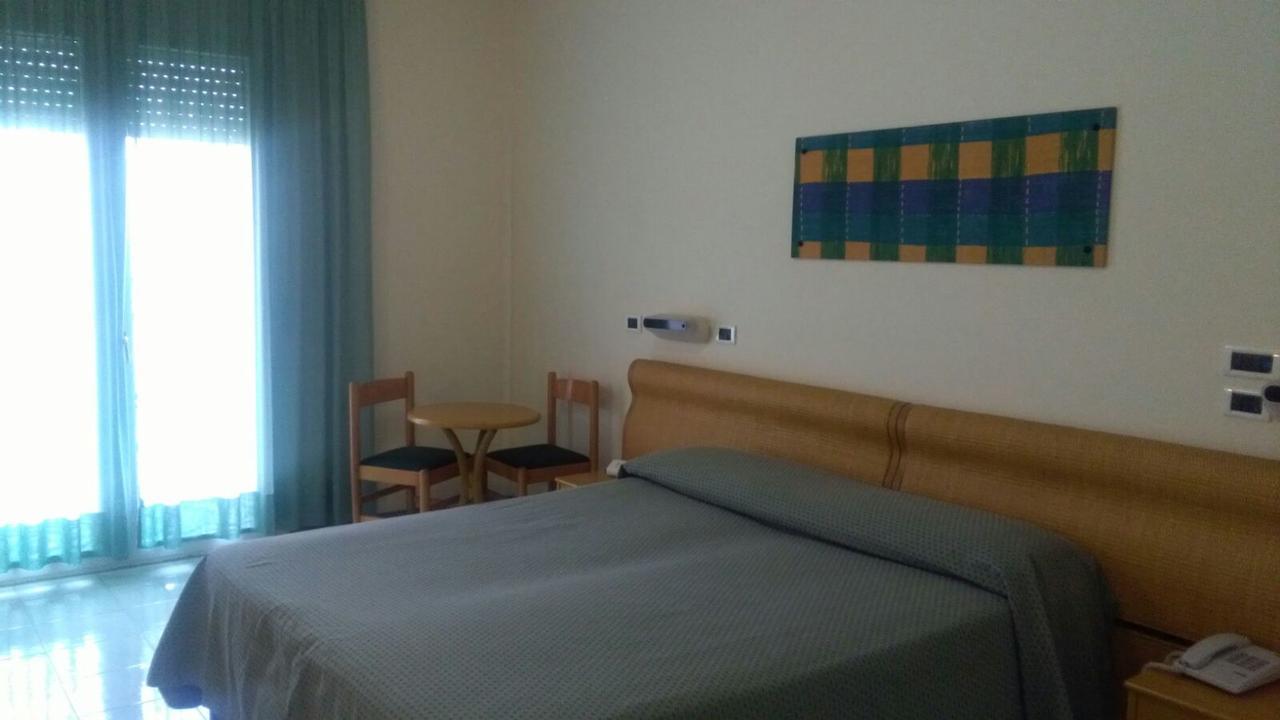 Hotel Minerva Brindisi Luaran gambar