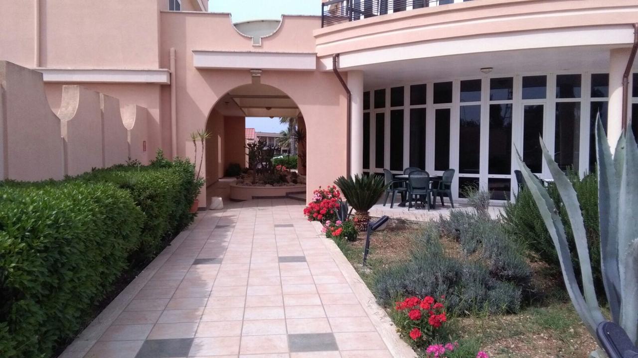 Hotel Minerva Brindisi Luaran gambar