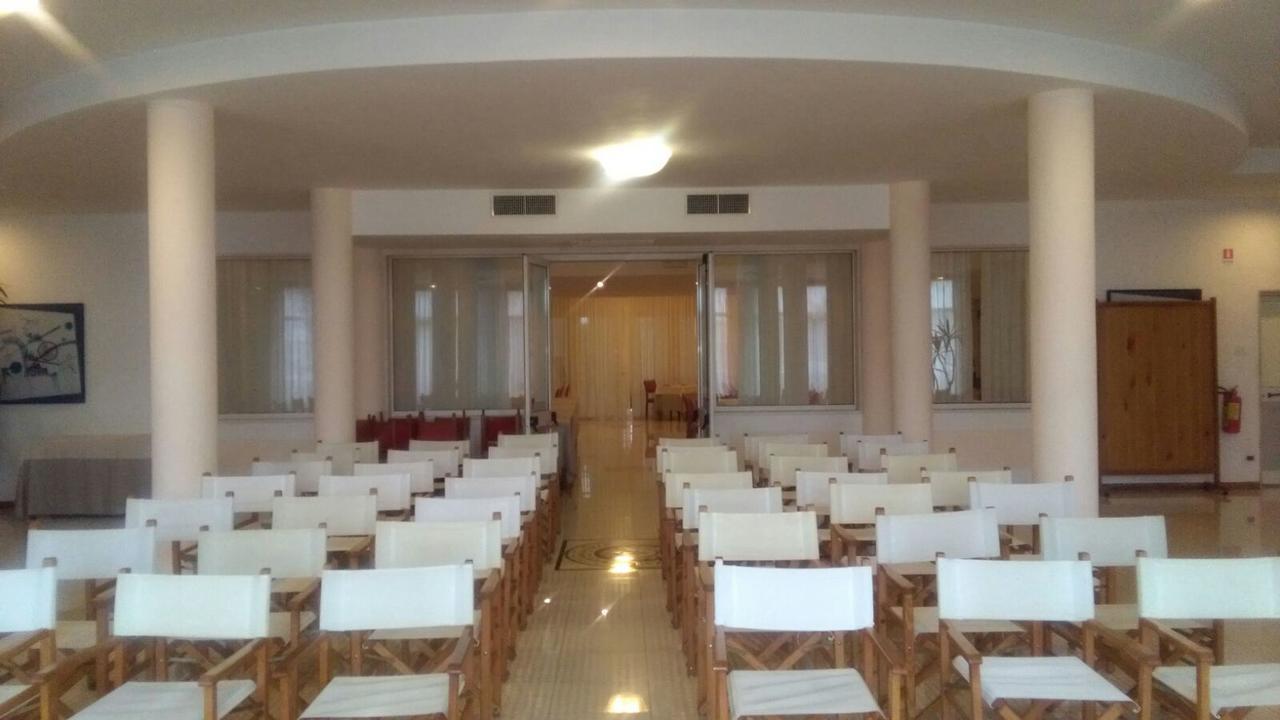 Hotel Minerva Brindisi Luaran gambar