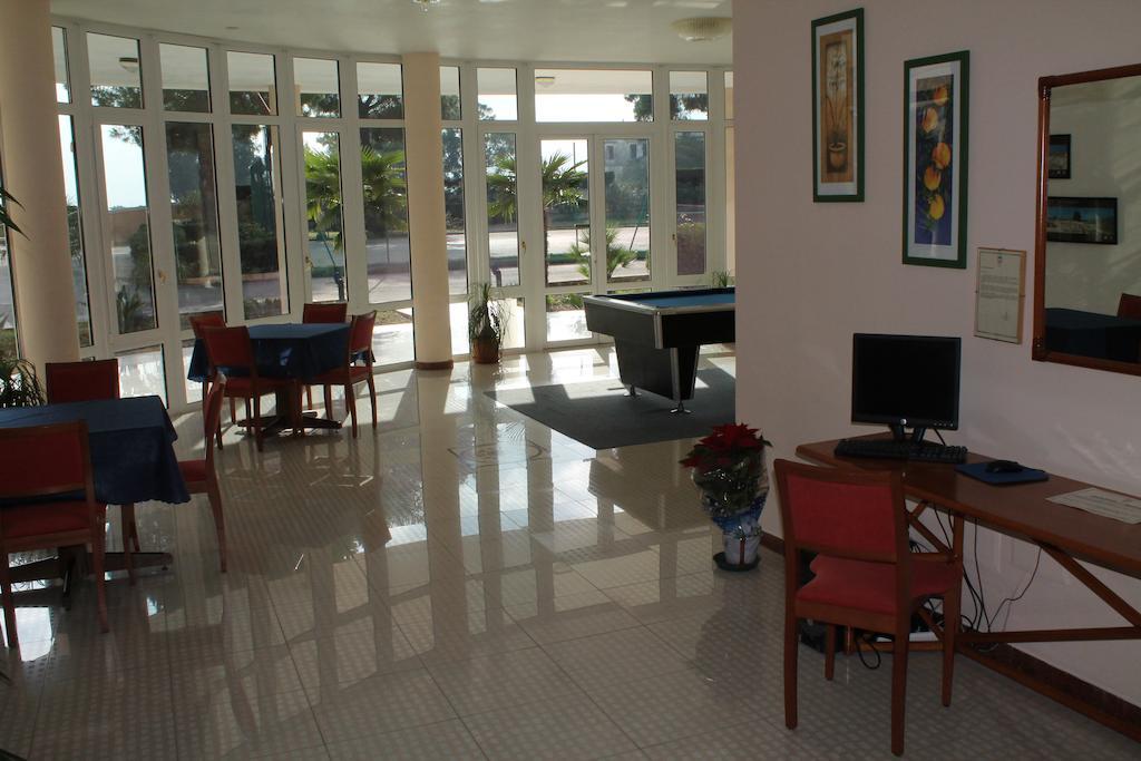 Hotel Minerva Brindisi Luaran gambar