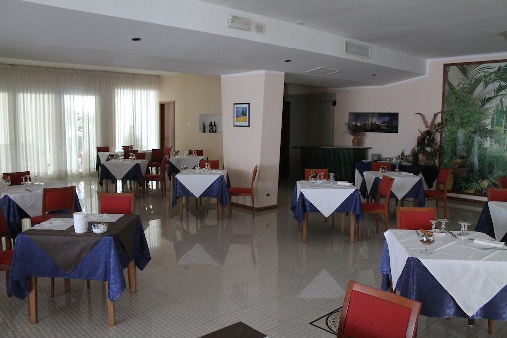 Hotel Minerva Brindisi Luaran gambar